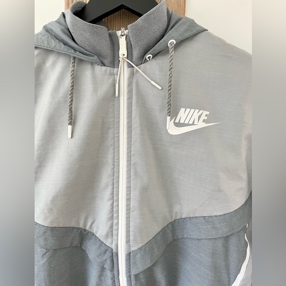 Nike Jacket EUC - Picture 2 of 7